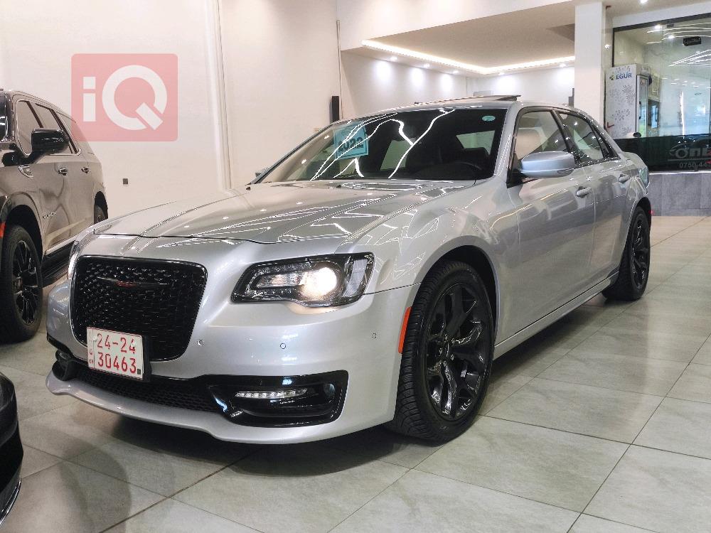 کرایسلەر 300